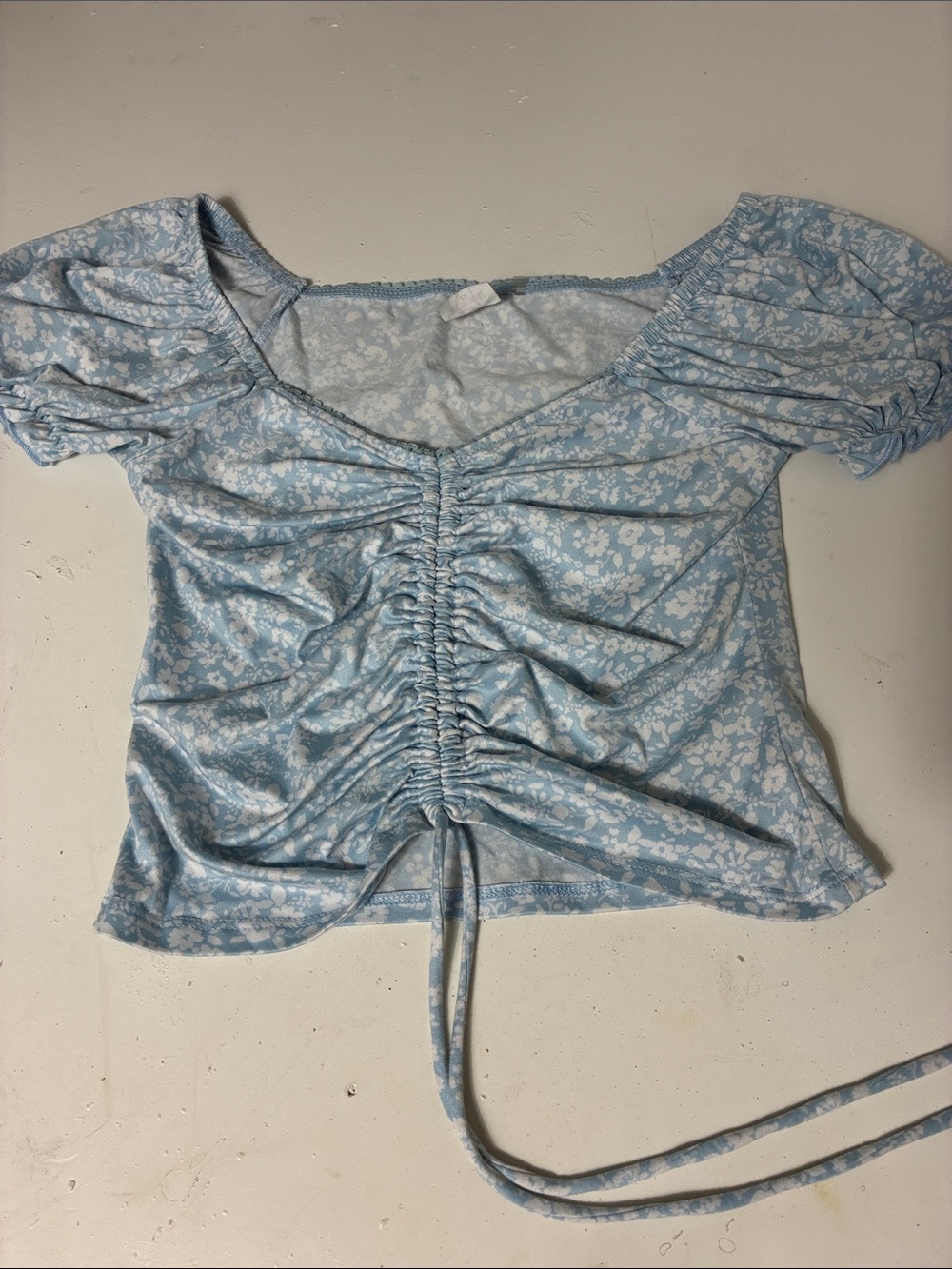 No Boundaries XS Blue and White Floral Puff Sleeve Cinch Blouse
